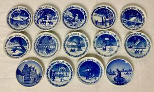 lot 44 image: Royal Copenhagen 3 Porcelain Plates Plaquettes
