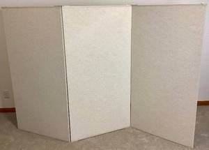 lot 26 image: Three Section Room Divider