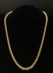 lot 5 image: 14K Gold Necklace Braided Graduated Chain -17.75 long