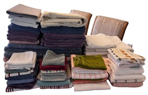 lot 100 image: Bath Towels, Hand Towels, Washcloths & Bathroom Rugs