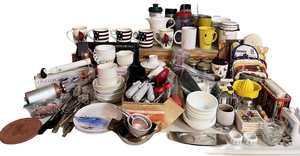 lot 59 image: Large Assortment of Kitchen Necessities