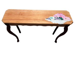 lot 209 image: Hand Painted Tea Cup Motif Sofa Table