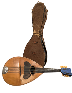 lot 77B image: Vintage Mandolin with Bowl Back & Case