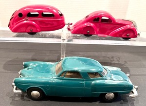lot 82C image: Vintage 1930s WYANDOTTE Land Cruiser Auto Set & Green Vintage Car