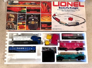 Lionel #6-1383 Santa Fe Freight Set