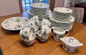 lot 121 image: Mikasa Summer Essence Dish Set