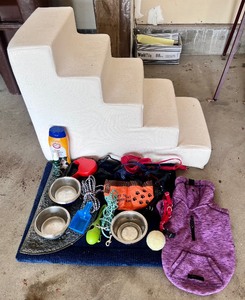 lot 70 image: Small Dog Breed Steps & Supplies
