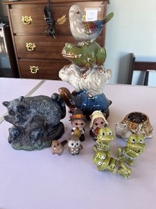 lot 95 image: Animal Figurines Including Frogs & Turtles