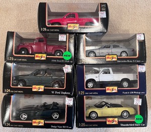 lot 62C image: (7) Maisto Brand 124, 125 & 126 Model Cars