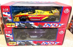 lot 41C image: Maisto Indy Racing 118 Model Cars