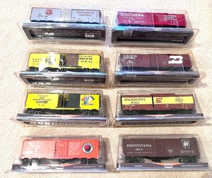 lot 31B image: (8) Freight Train Box Cars Including Wisconsin Central, Pennsylvania & Burlington Lines
