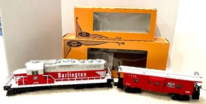 lot 7 image: Lionel Limited Edition Series Burlington Diesel Locomotive & Caboose