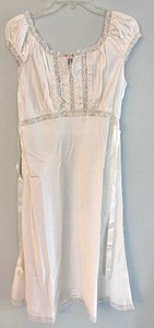 lot 162 image: Vintage Barbizon Satin Nylon White Nightgown