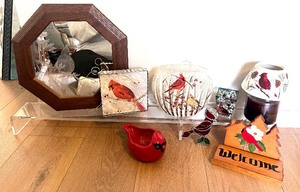 lot 82 image: Cardinal Decor