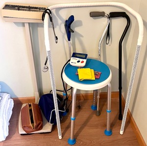 lot 151 image: MedicalBathroom Items