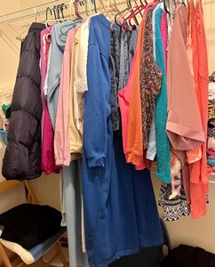 lot 166 image: Large Lot of Womens L-2XL Clothing
