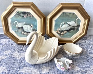 lot 170 image: Lenox Swan & Swan Decor
