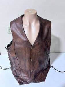 lot 137 image: All-State Leather Riding Vest - Size 52