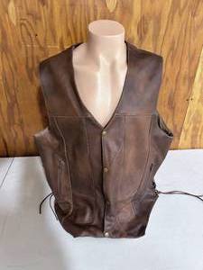 lot 140 image: All-State Leather Riding Vest - Size 54