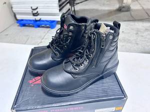 lot 86 image: Z-1R Premium Leather Motorcycle Boots - Womens Size 7.5