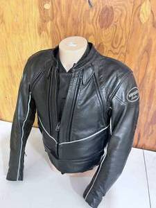 lot 111 image: Vanson Leather Motorycle Jacket Size 42
