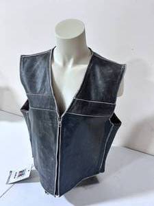 lot 132 image: River Road Leather Riding Vest - Size 2XL