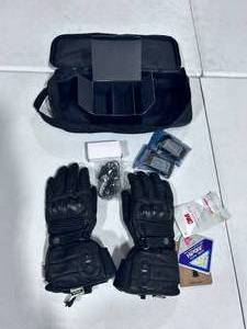 lot 290 image: 3M Highway 21 Radiant Heated Gloves Size XS