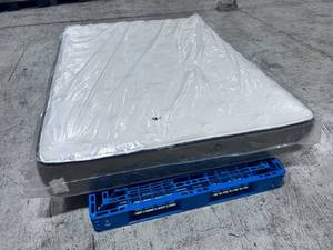 lot 1 image: Sound Sleep Firm 10 Queen Mattress