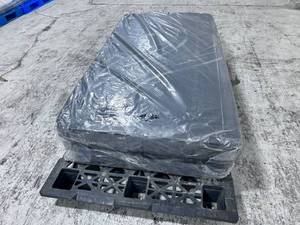 lot 32 image: Sound Sleep 12 Firm Memory Foam Twin Mattress