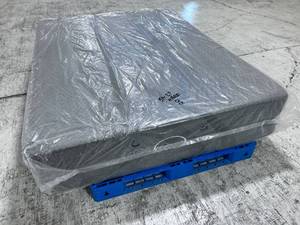 lot 27 image: Sound Sleep Elegance 13 Medium Firm Hybrid Queen Mattress