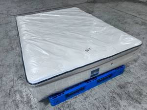 lot 9 image: Serta Perfect Sleeper Hamilton Park Soft Pillow Top Queen Mattress