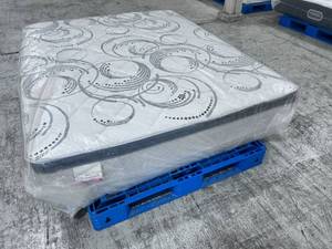 lot 3 image: Sealy Posturepedic Classic Series Plush Euro Pillowtop Queen Mattress