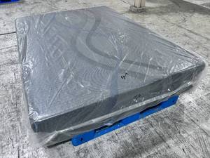 lot 5 image: Sound Sleep 12.5 Soft Memory Foam Queen Mattress