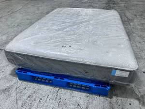 lot 6 image: Sealy Posturpedic Blue Coast Plush Queen Mattress
