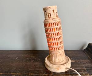lot 77 image: Vintage Leaning Tower of Pisa Light