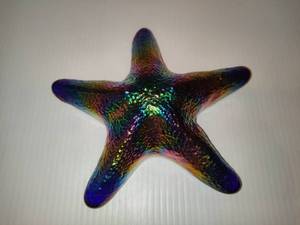 lot 21 image: John Cook Art Glass - Starfish Paperweight