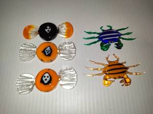 lot 26 image: Halloween Themed Glass Candy and Two Glass Crabs