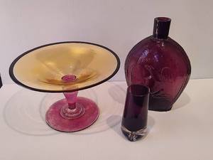 lot 90 image: Amethyst Glass Decor
