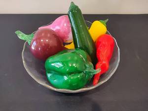 lot 122 image: Assortment of Vintage Hand-Blown Glass Vegetables & Peppers