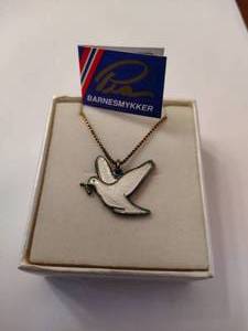 lot 106 image: Pia Silver Chain wDove Pendant (Stamped 925)