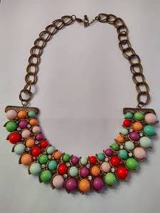 lot 102 image: Vintage Crescent Shaped Necklace