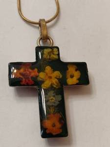 lot 114 image: Micro Art Cross Pendant