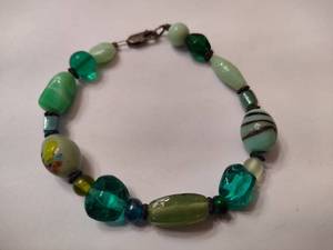 lot 119 image: Green Glass Silver Bracelet