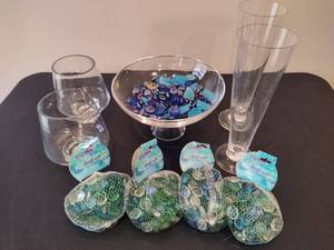 lot 43 image: Lot of Glass Vases & Marbles