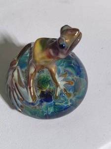 lot 22 image: Milon Townsend Art Glass Butter Frog Paperweight - signed