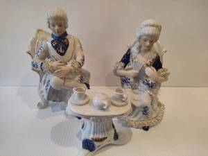 lot 144 image: Vintage Deville Colonial Blue Victorian Couple