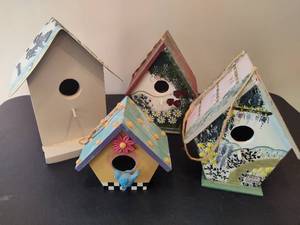 lot 152 image: Lot of Asst Bird Houses