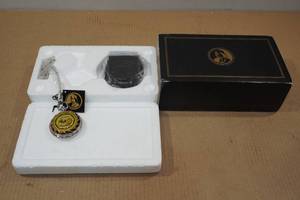 lot 11 image: Franklin Mint John Deere Tractor Pocket Watch Waterloo Boy