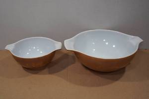 *2* Pyrex Bowls - Early American
