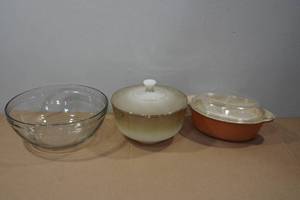 lot 31 image: 2 Anchor Hocking Dishes with Federal Glass Dish